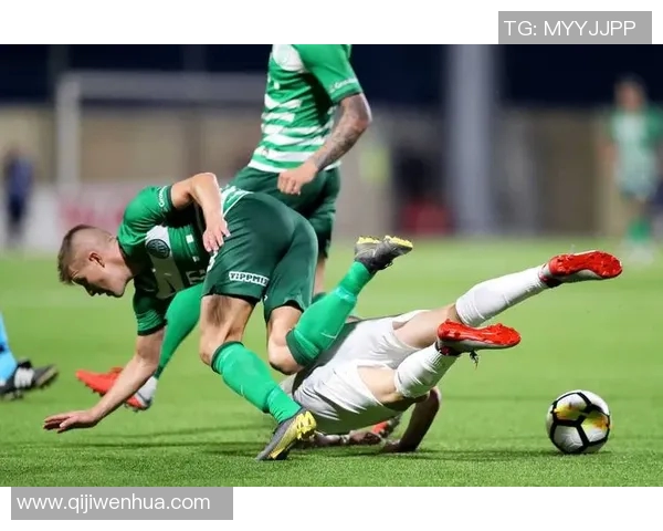 新圣徒与泰拜尼的激烈对决揭示足球战术与团队精神的较量 新圣徒与泰拜尼的激烈对决揭示足球战术与团队精神的较量